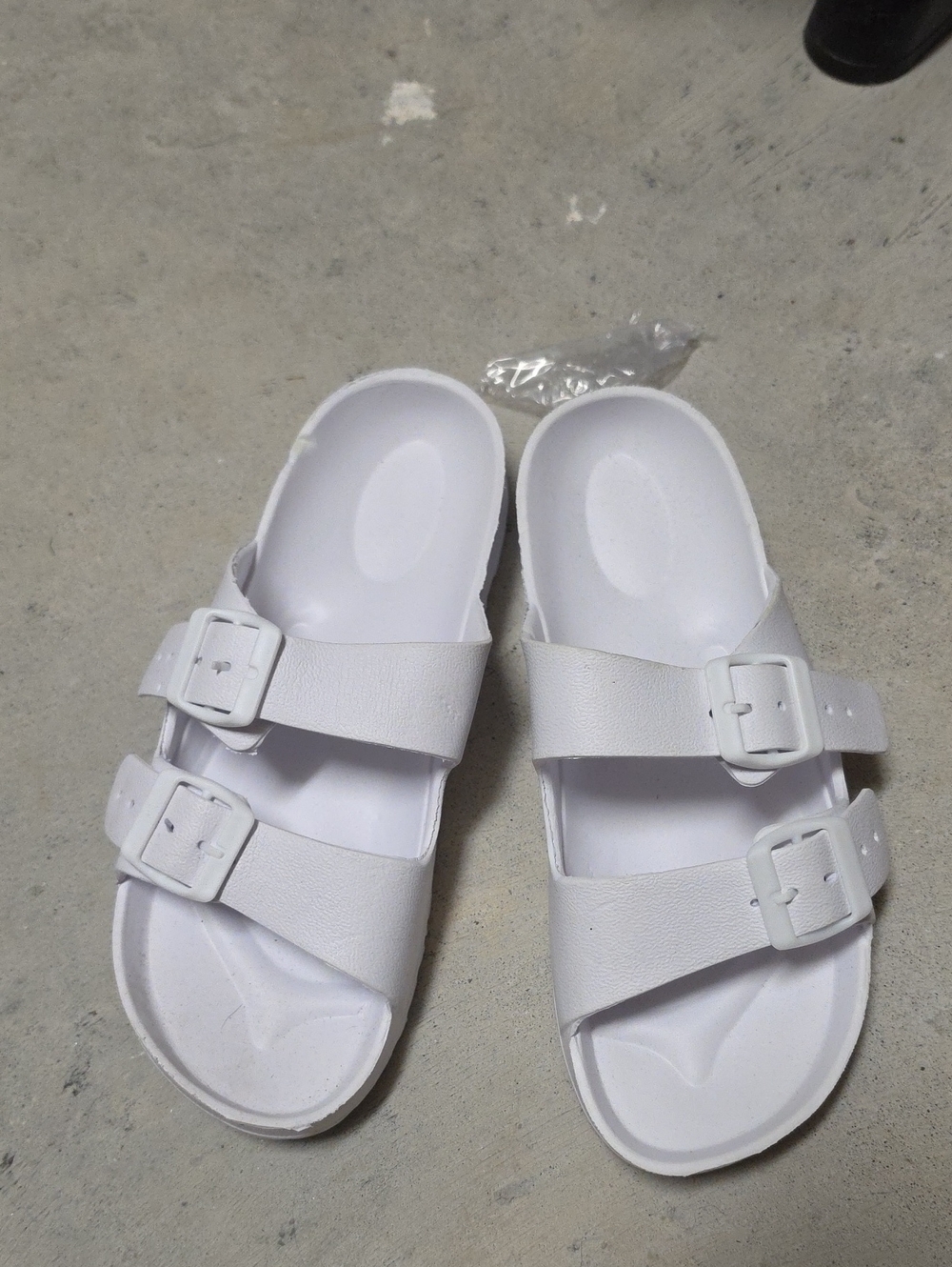 Nwot Women’s White Double-Buckle Slide Sandals
